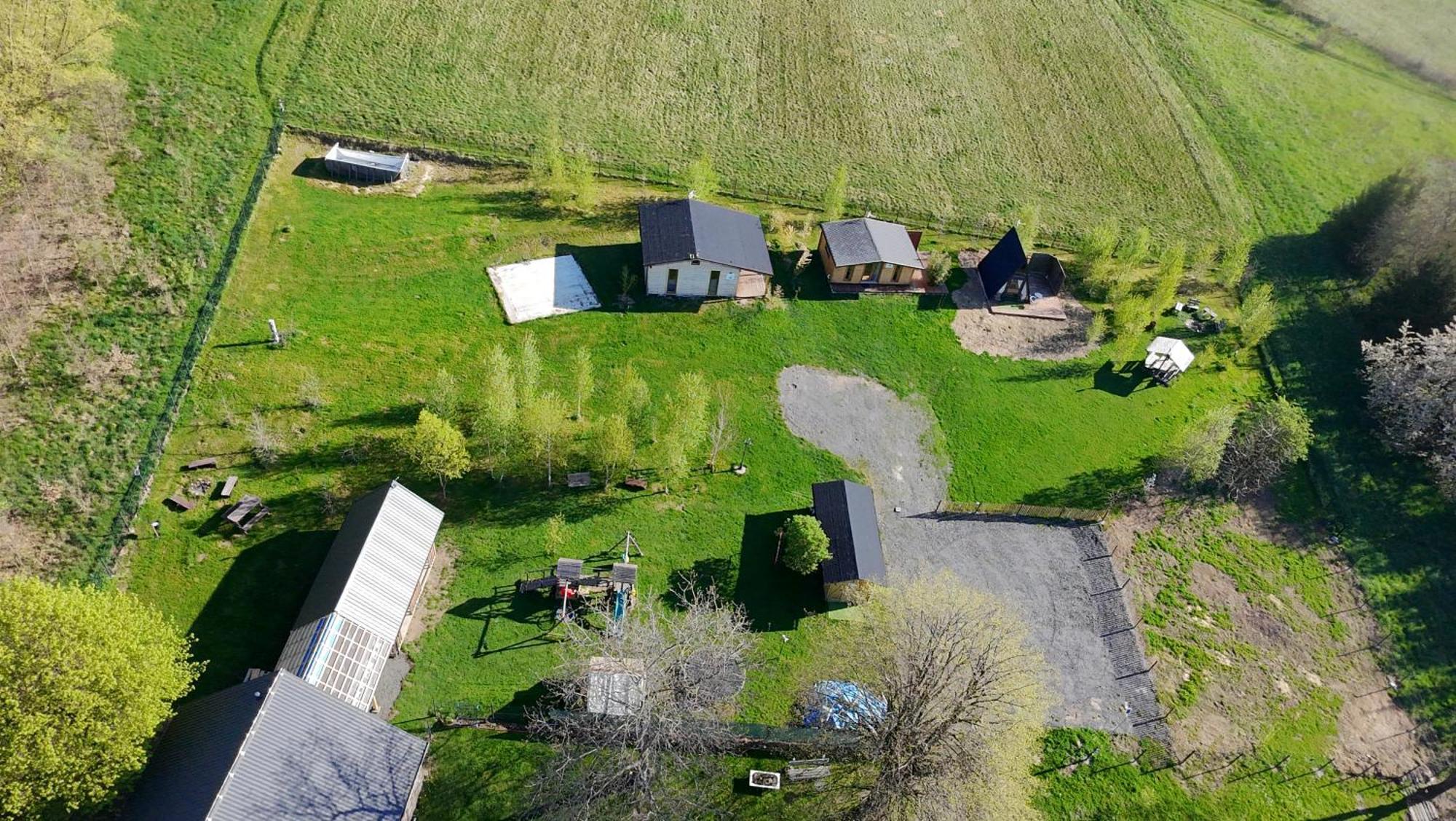 Szalas Izerskie: Górska Agroturystyka z Basenem i Placem Zabaw Mirsk Exterior photo